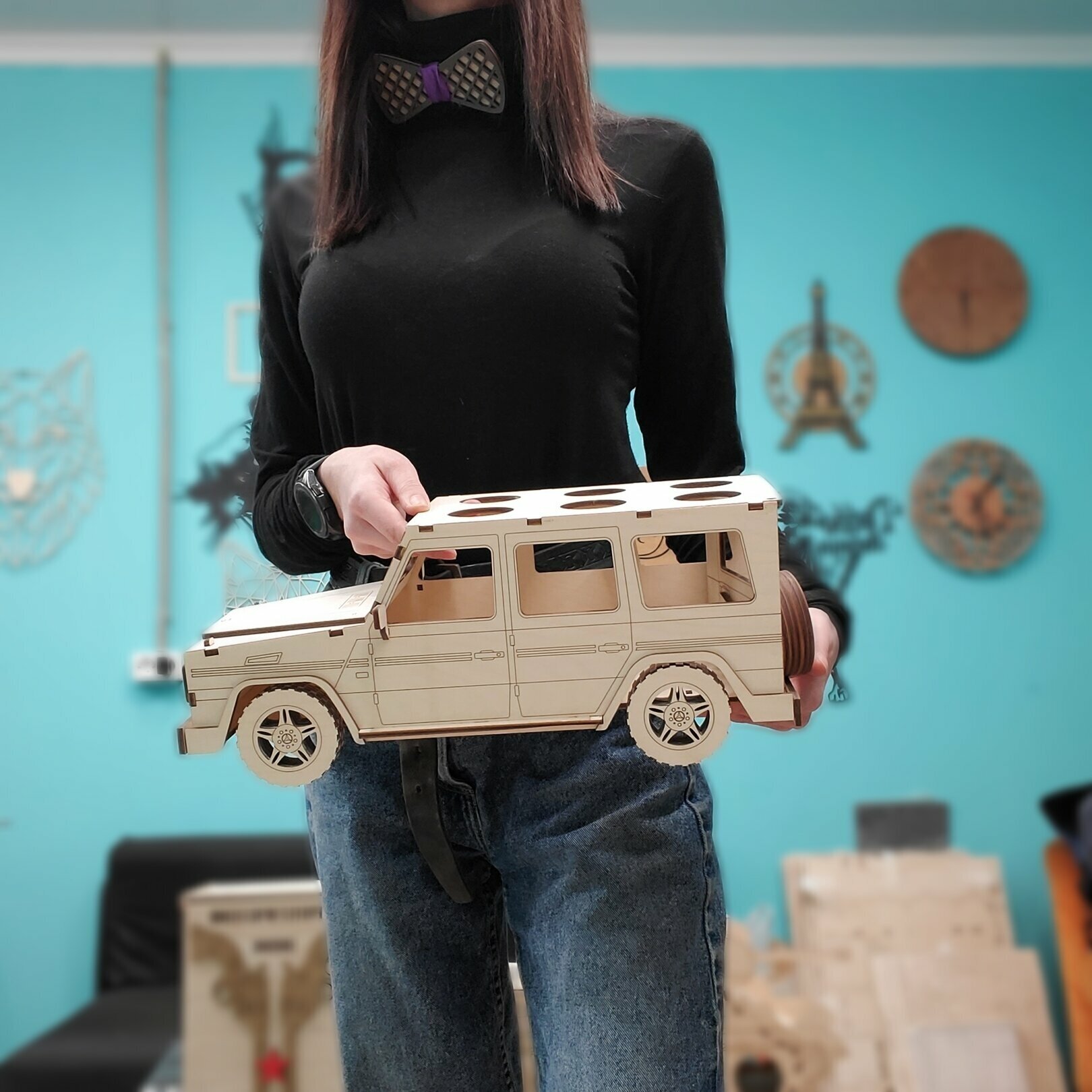 Деревянный мини бар для пива в форме автомобиля Мерседес, цвет бежевый — фото 1