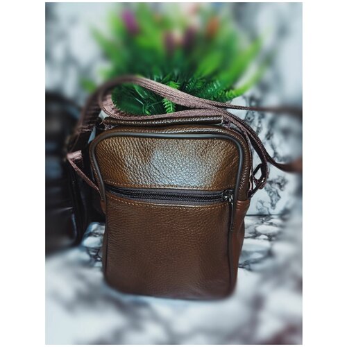 Сумка мужская кожаная через плечо коричневая