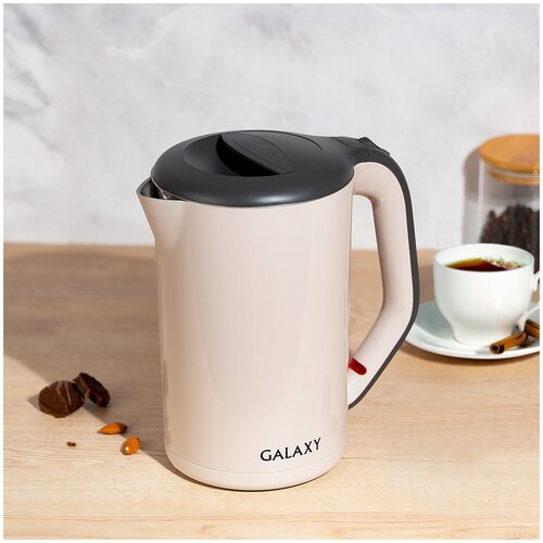 Электрический чайник с двойными стенками GALAXY GL0330 бежевый / 2000 Вт / 1,7 л / корпус из нержавеющей стали и пластика