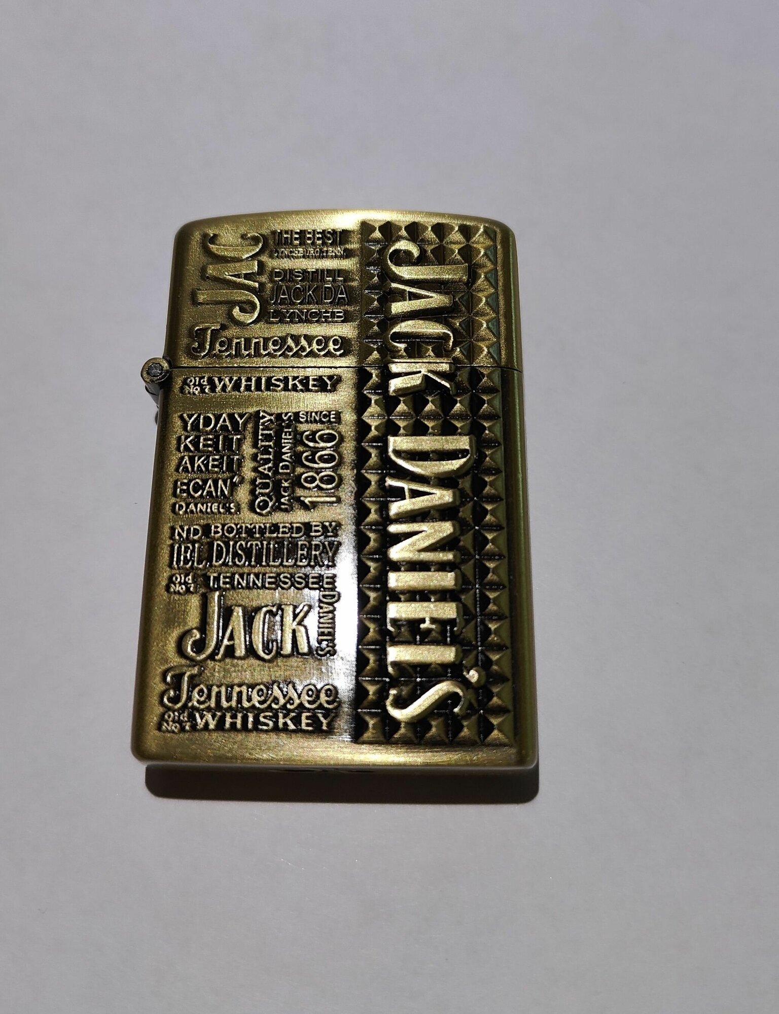 Зажигалка Джек Дэниэлс Jack Daniel's газовая, цвет бронза - фотография № 3