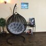 Подвесное кресло Арриба Кантри на металлической стойке мокко с круглой серой подушкой