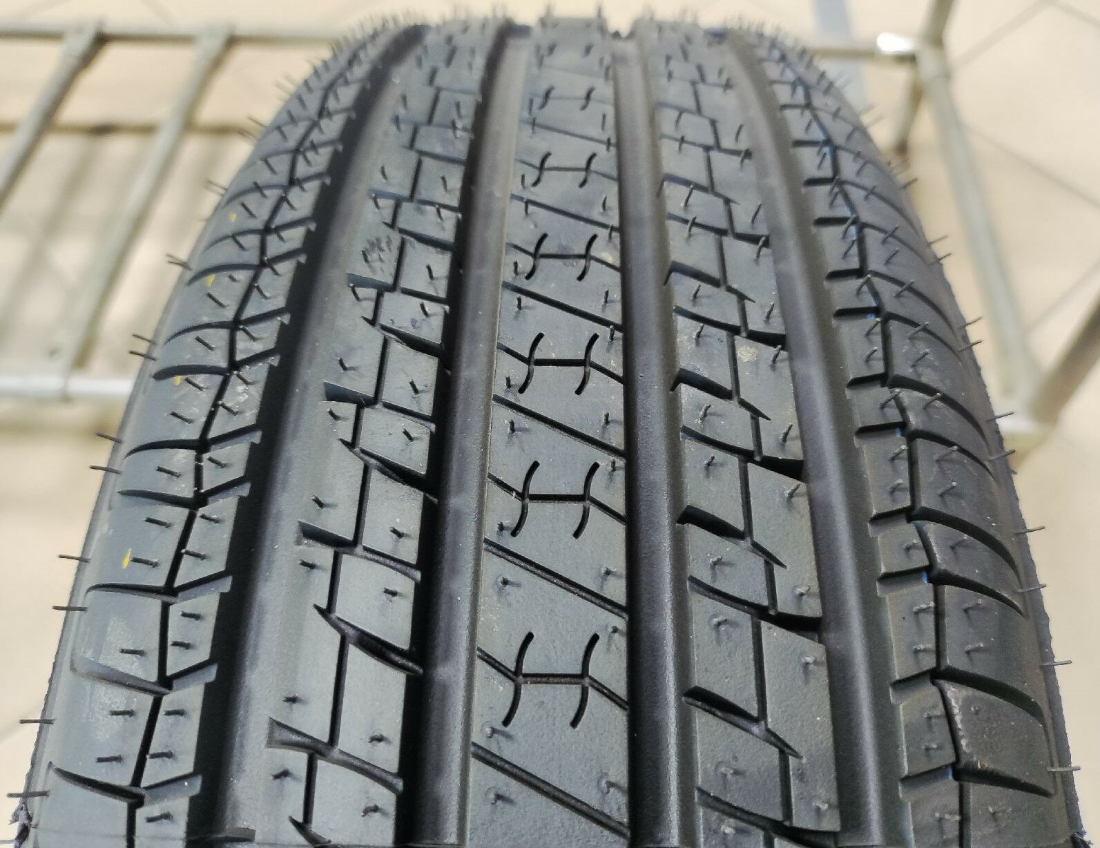 185/65 R-14 Bars BR220 86H