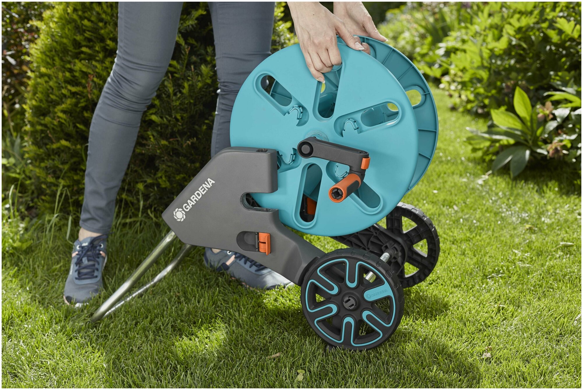 Тележка для шланга Gardena CleverRoll M Easy голубой/серый шланг в компл. 20м (18517-20.000.00) - фото №11