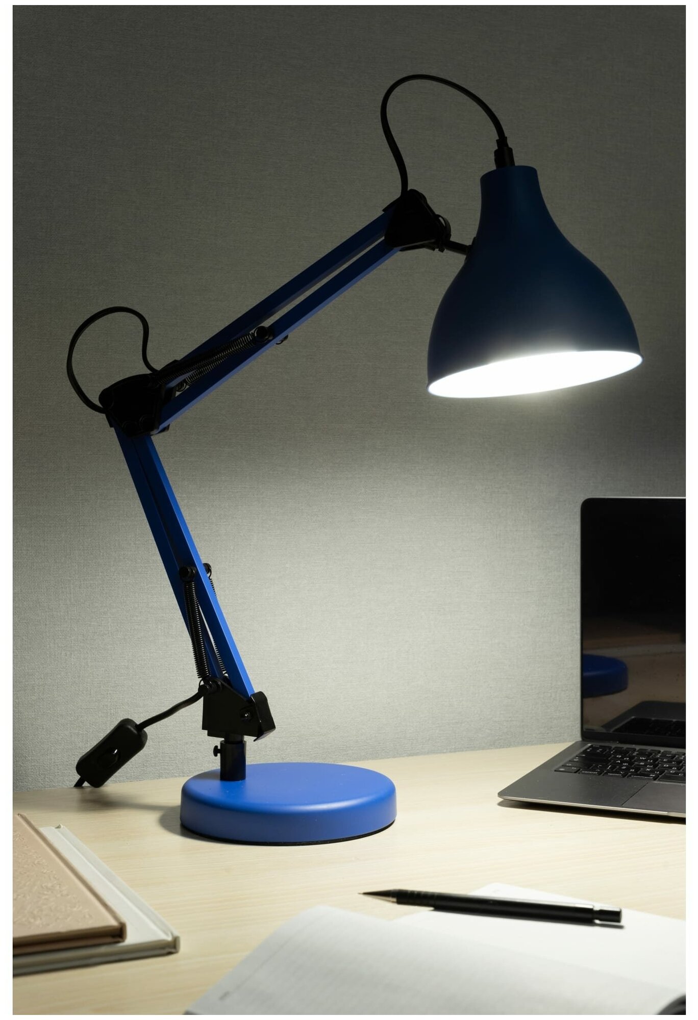 Рабочая лампа настольная Inspire Ennis цвет голубой