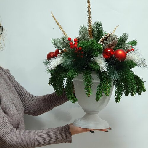 Большая Новогодняя композиция, дизайнерская в кашпо. Искусственные, декоративные цветы, хвойные, еловые веточки для декора