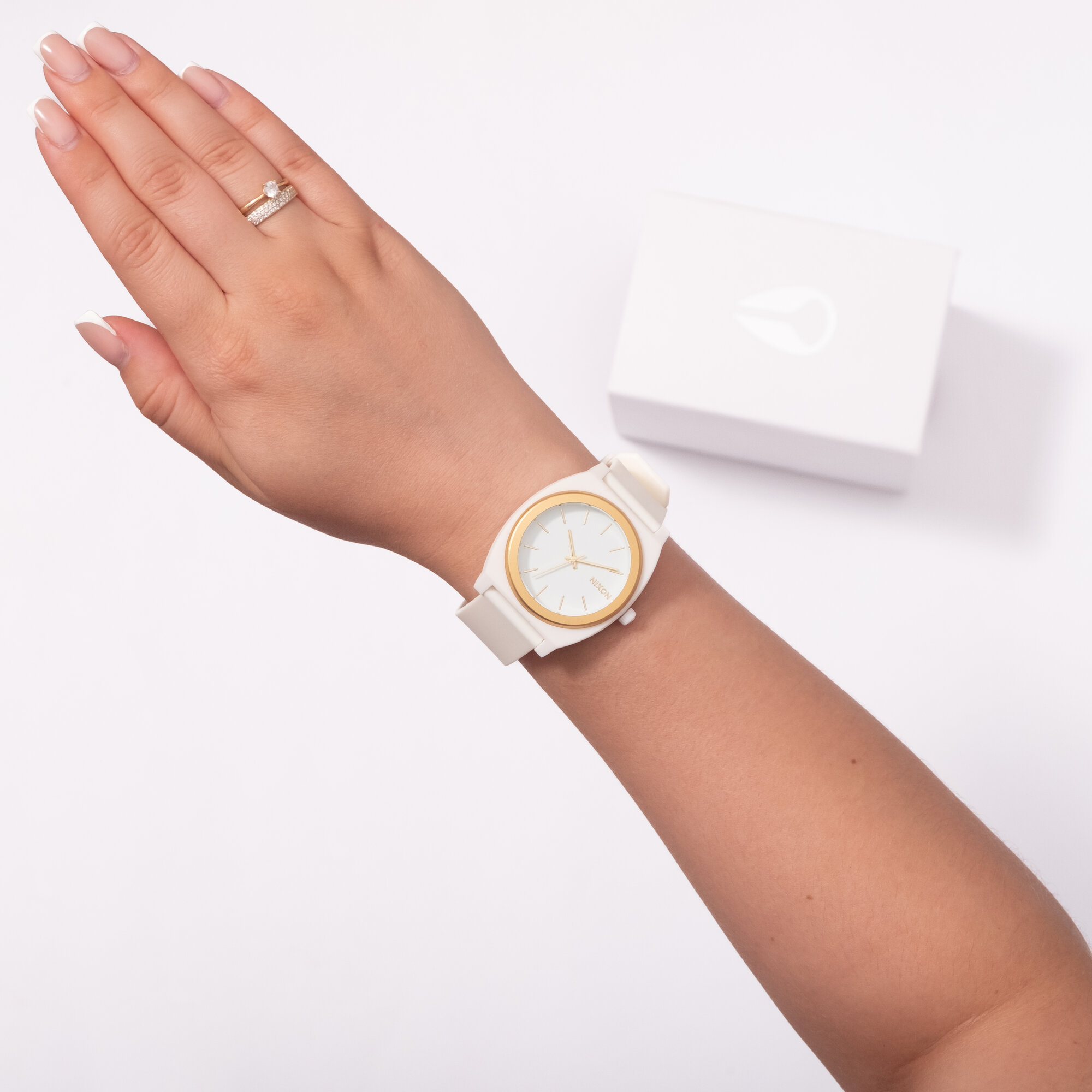 Наручные часы NIXON, белый — фото 1