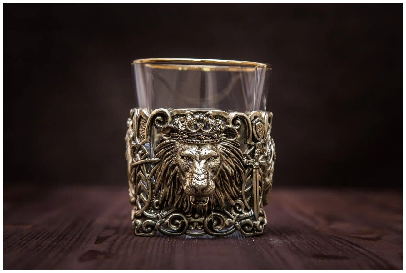 Подарочный бокал для виски, подарок знаку зодиака - лев, бокал в подарочной коробке "Царский лев"