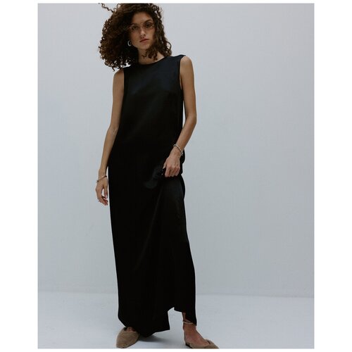 Платье из шелковистой вискозы черное