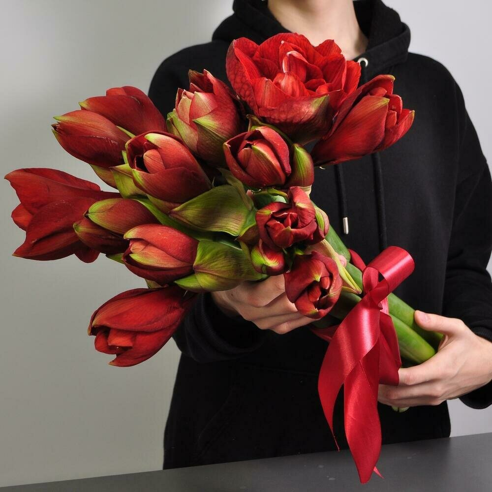 Монобукет "Королевство Праздника" амариллисы 3 штуки красный высота 60 см