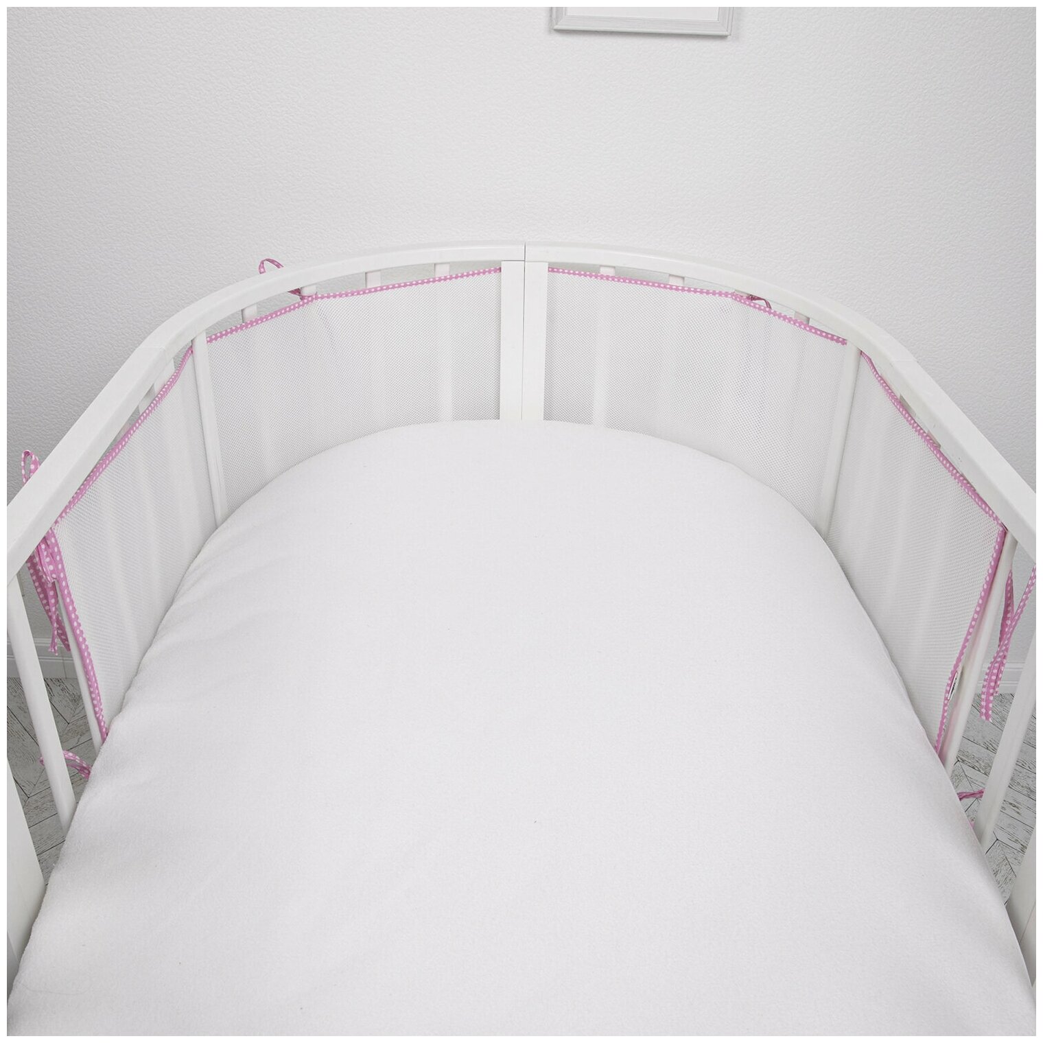 Бортики в кроватку для новорожденных 31х180 сетка, дышащие. Универсальные. На круглую, овальную кроватку. розовый Baby Nice