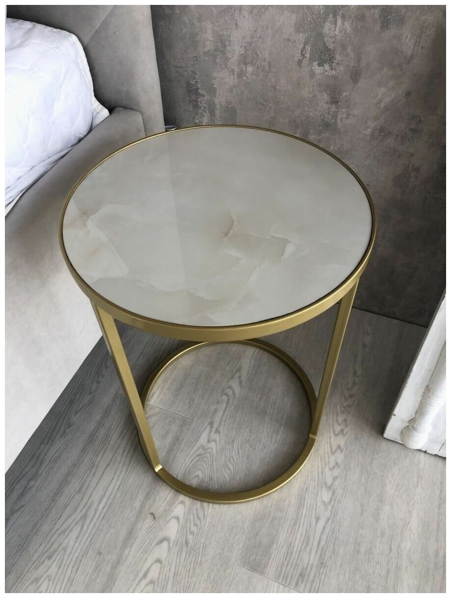 Стол прикроватный из керамогранита диаметр 35 высота 55, золото матовое - фотография № 3