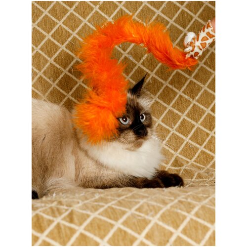 Игрушка для кошек и котят Japan Premium Pet пушистая дразнилка в виде жирафа, цвет оранжевый.