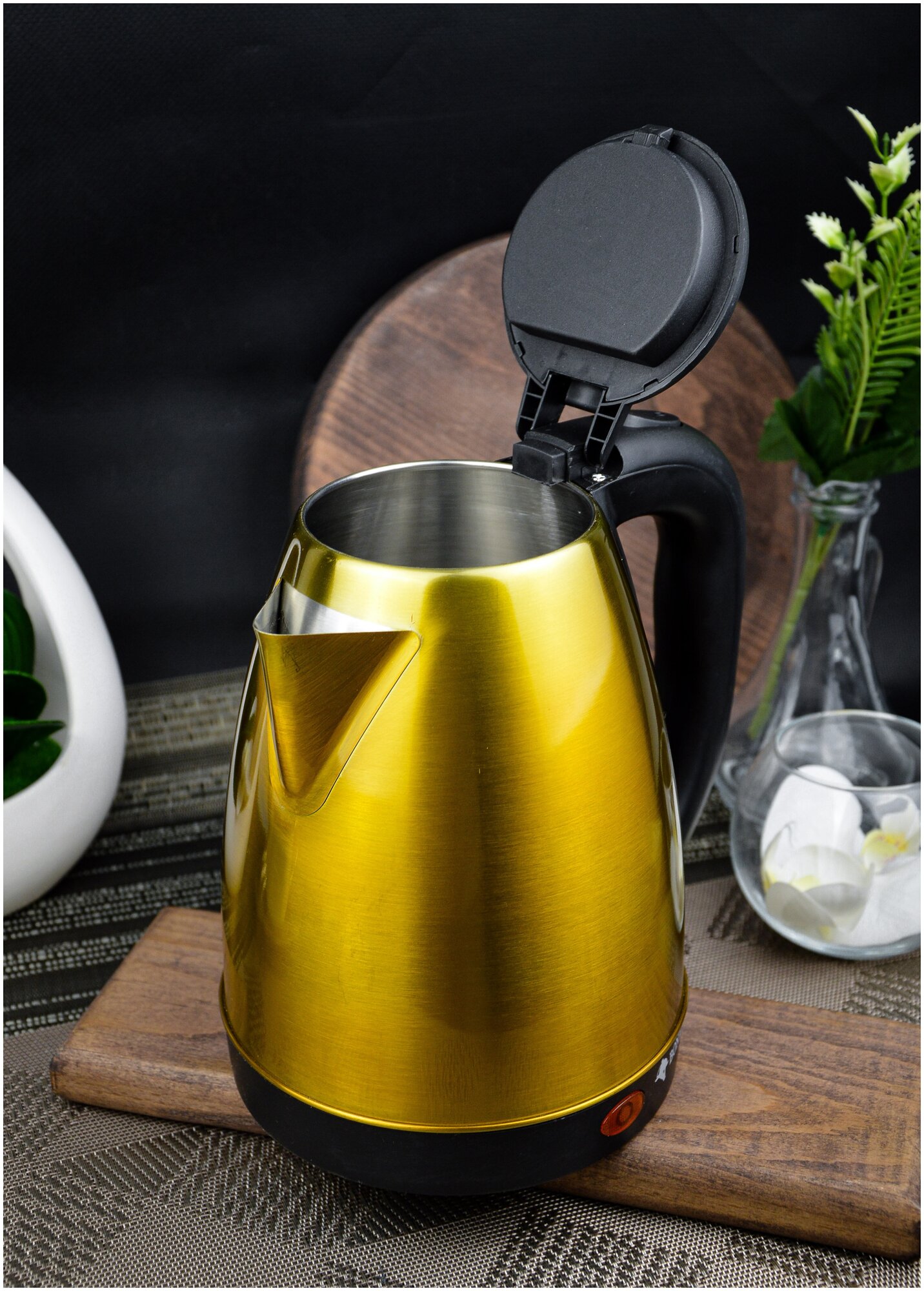 Электрический чайник Bonaffini ELK-0004; 1,8л; 1500 Вт, дисковый - фотография № 7
