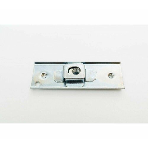 Планка бампера ВАЗ 2108 с гайкой 433₽