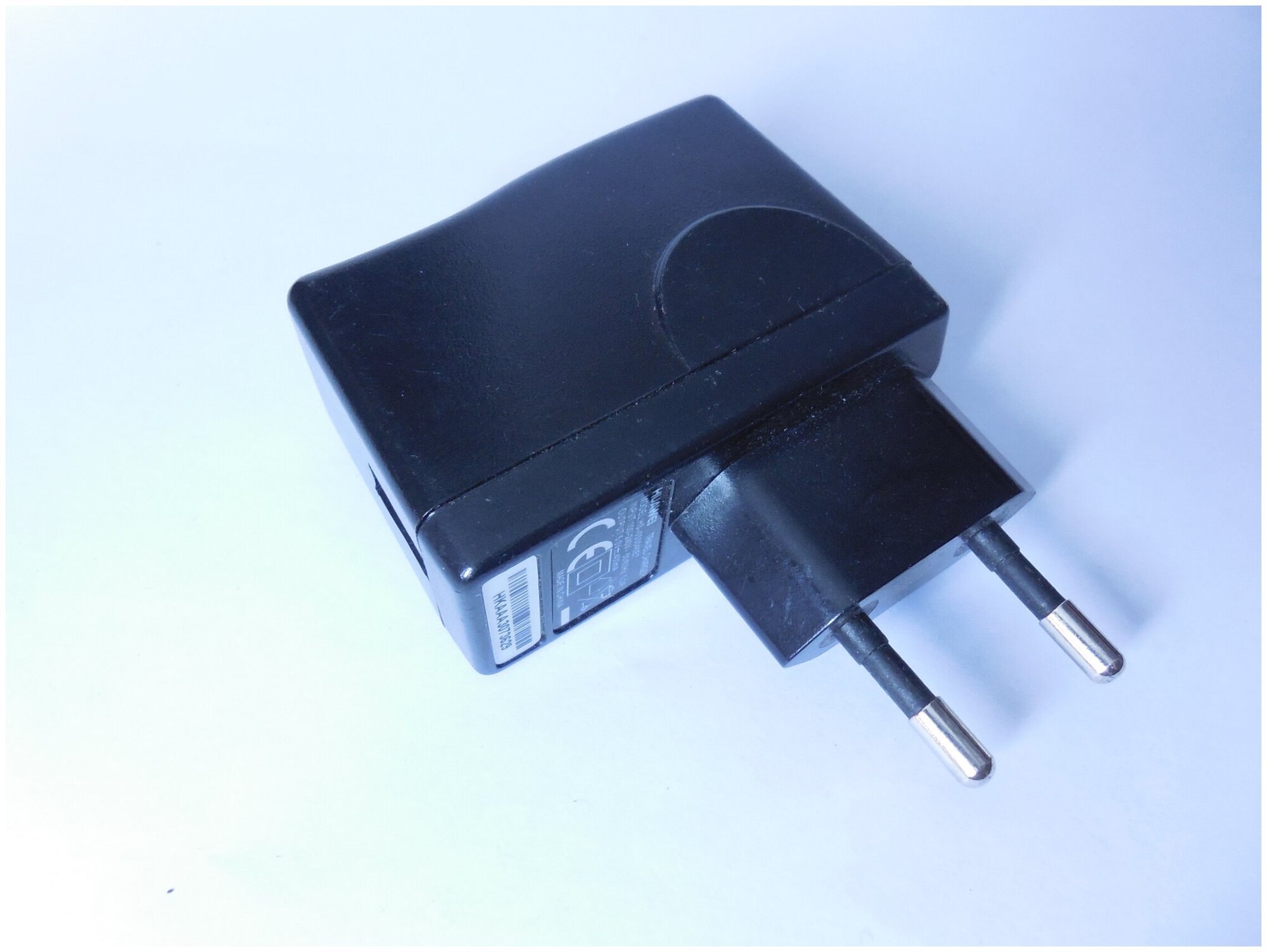 Блок питания Huawei Travel Charger HS-050040E5