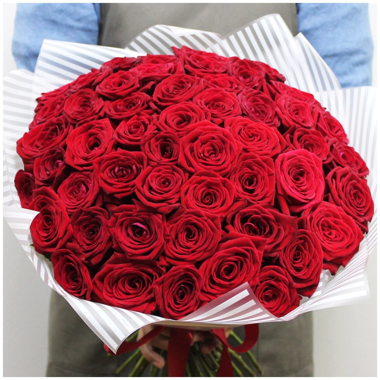 Букет Композиция ALMOND ROSES из 51 красной розы
