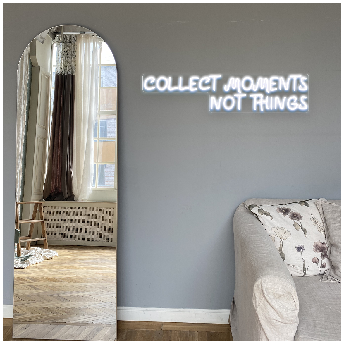 Светильник неоновый Коллекционируй моменты, а не вещи Collect moments not things, 18,6х70 см - фотография № 2