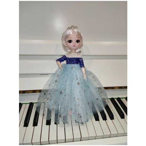 Шарнирная кукла в пышном бальном голубом платье, 30 см