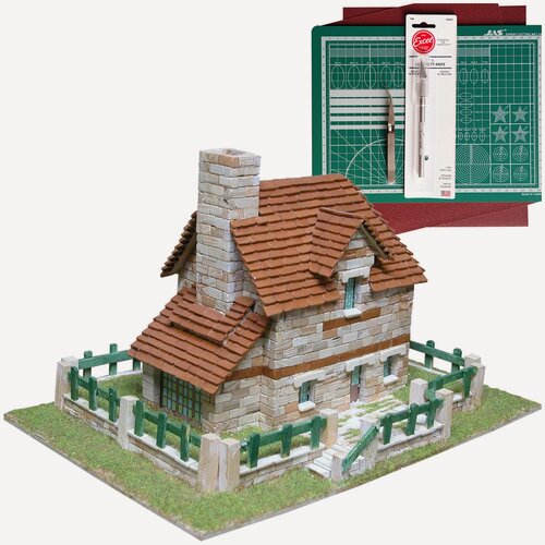 Изображение товара Модель из керамики Aedes Ars, Сельский дом с забором, 280х200х170, 1950 деталей, сложность 5/10, набор с инструментами