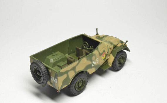 Масштабная модель 1/72, БТР-40 — фото 1