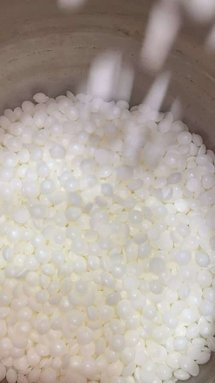 Воск для свечей "Askim Bee Wax", пчелиный, для формовых свечей 0,5 кг.