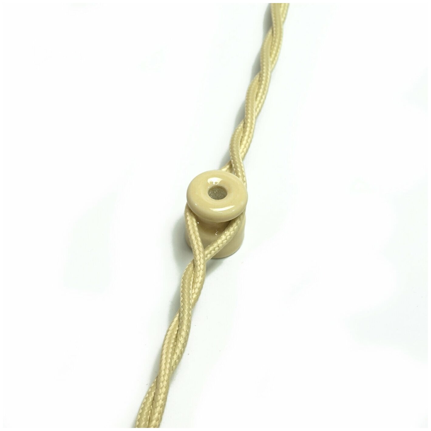 Комплект электрический кабель в декоративной текстильной оплетке 3х2,5 мм2, 5м, 15 керамических изоляторов(слоновая кость) и 15 саморезов - фотография № 4
