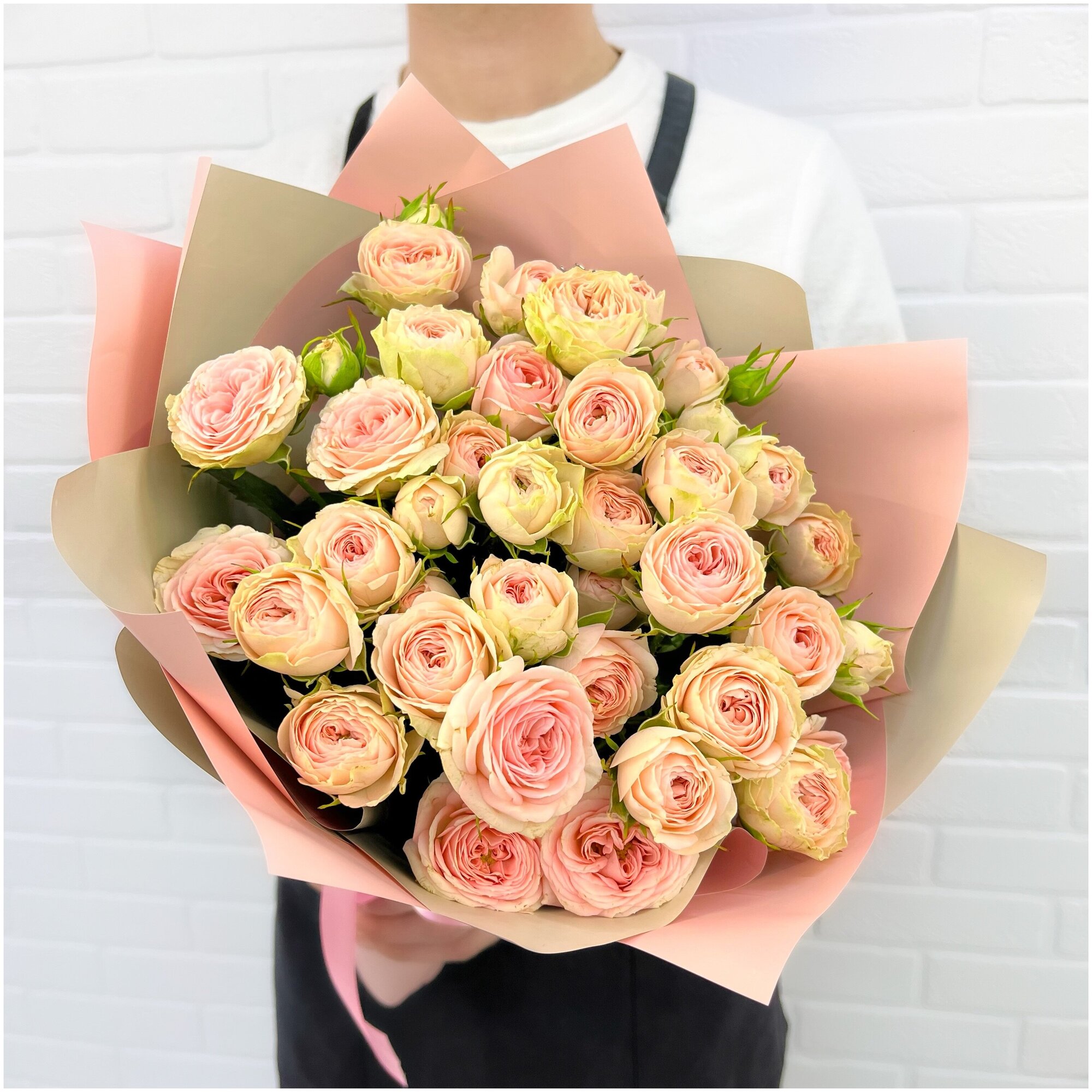 Букет розовых роз Кети. Кустовые пионовидные розы. N1018