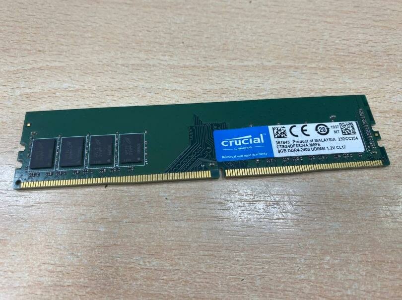 Crucial 8 ГБ DDR4 2400 МГц SODIMM CL22 CT8G4DFS824A. M8FE