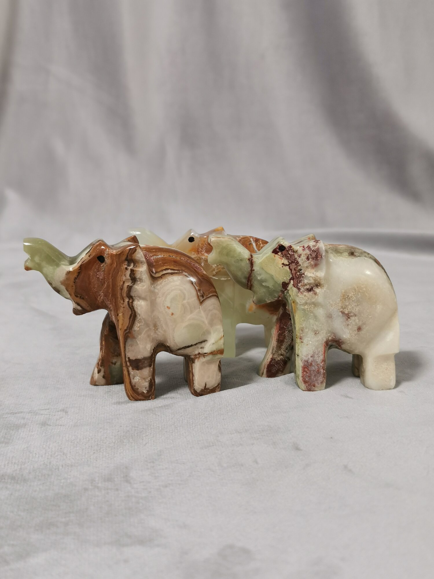фото Слон мини хобот вверх из оникса