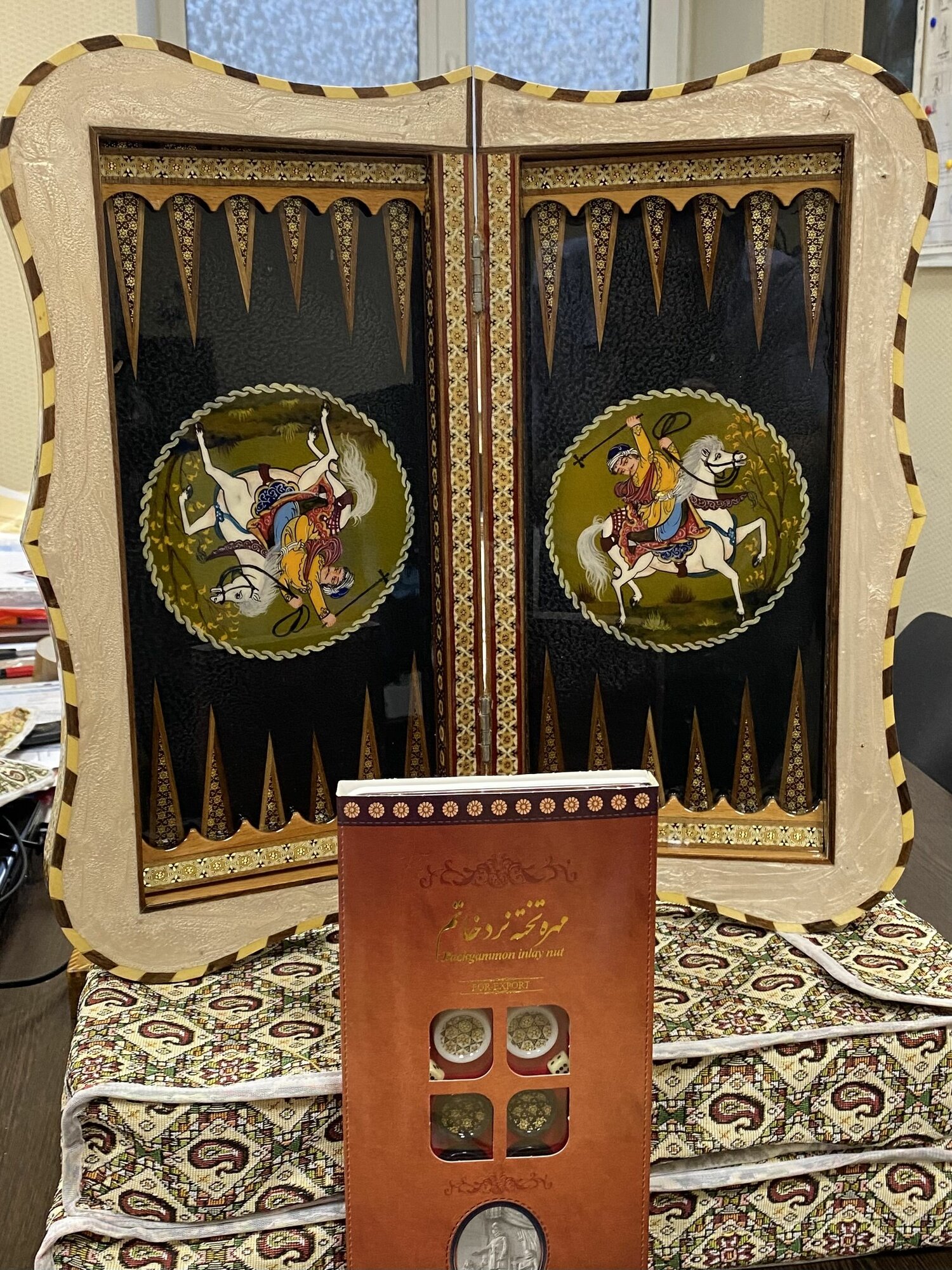 Шахматы-нарды Персидский базар "Хатам" Иран, ручная работа, с миниатюрами, деревянная инкрустация из натуральных материалов — фото 1