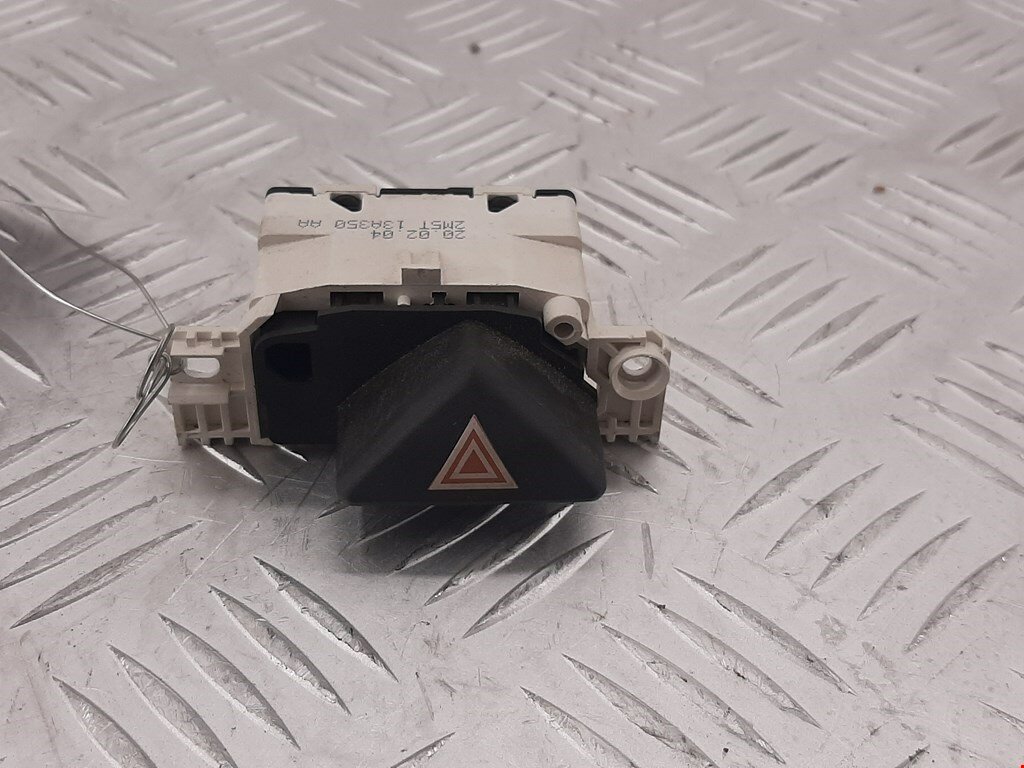 Кнопка аварийной сигнализации Ford Focus 1 2M5T13A350AA арт. 918481