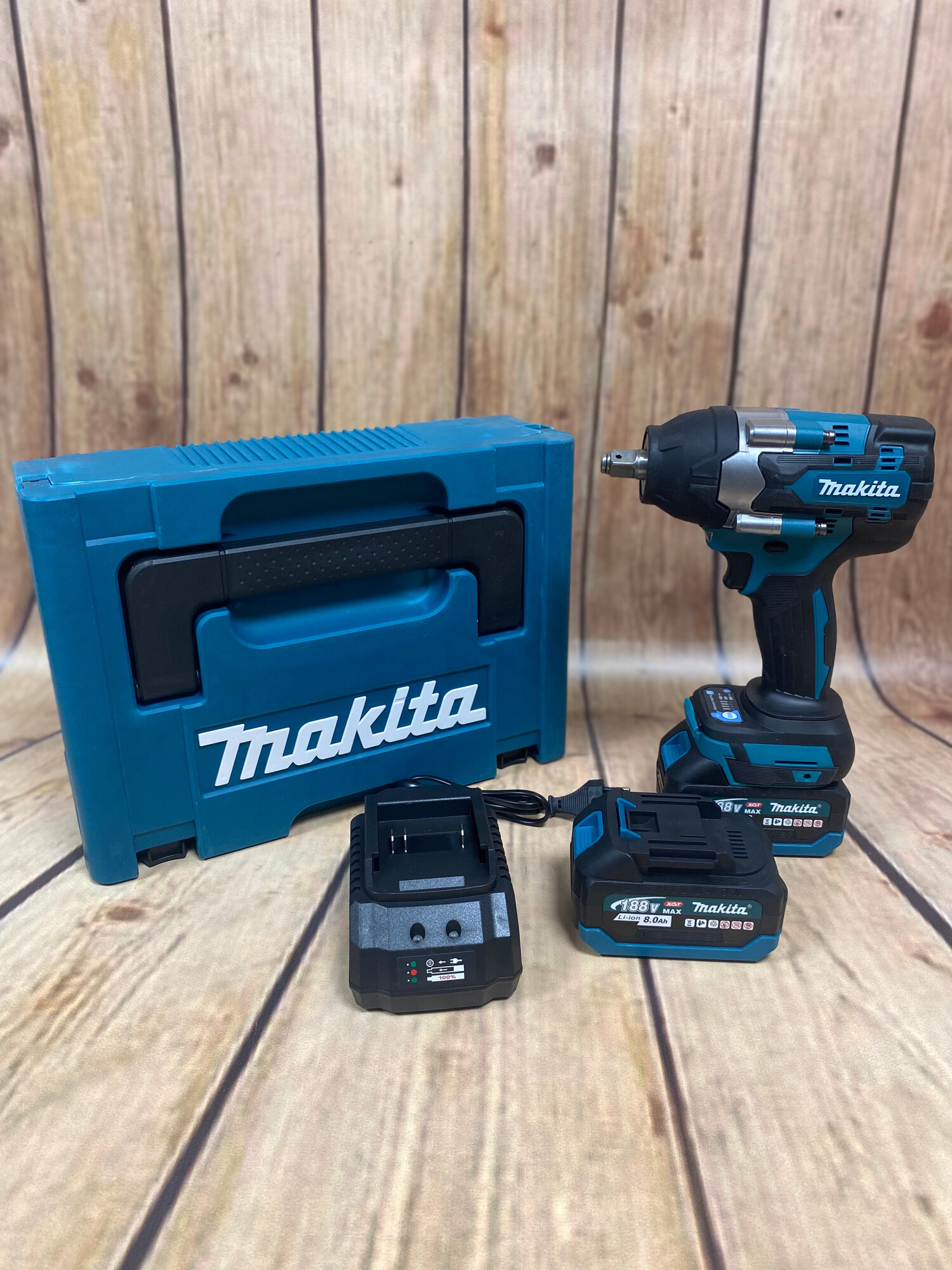 Гайкаверт Макита 700N