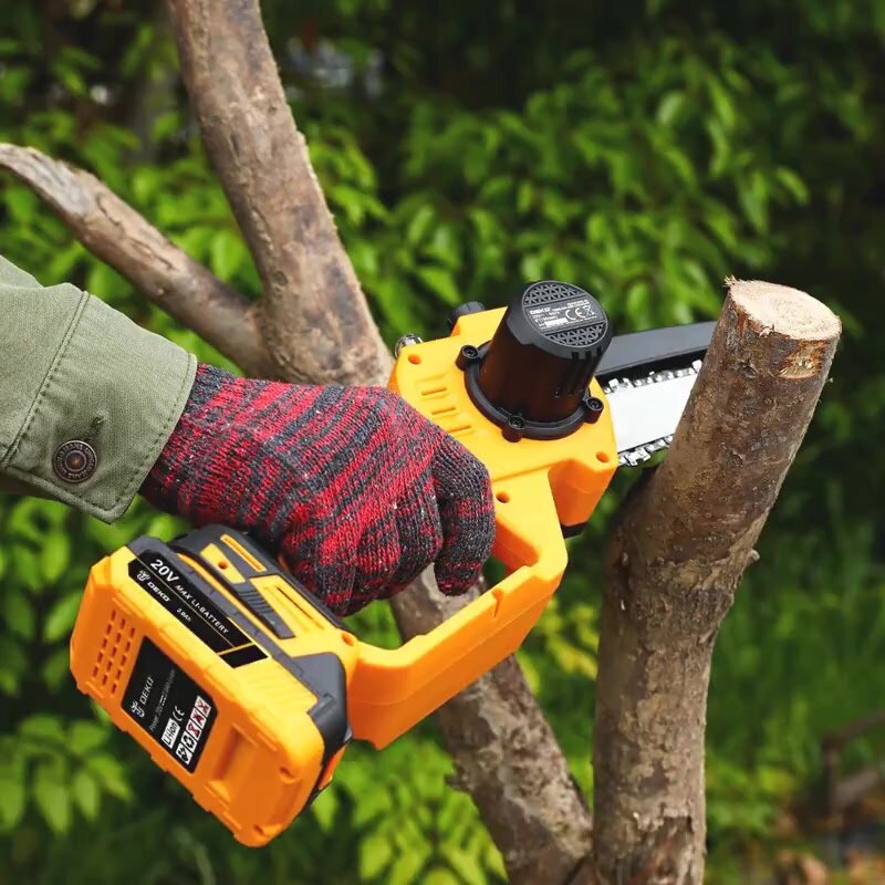 Пила цепная аккумуляторная DEKO DKCHS 20-6 PRO, 4" и 6", 20В, 2x2.0Ач, 2 шины и 2 цепи — фото 1