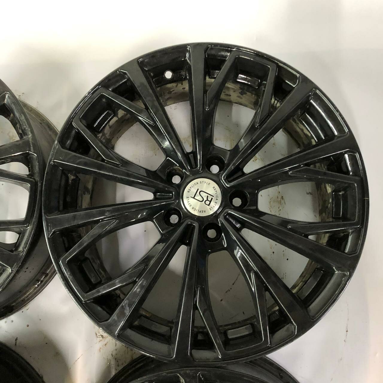 Колесные диски RST 18x7 PCD 5x114.3 D66.1 ET37 (Реплика) — фото 1