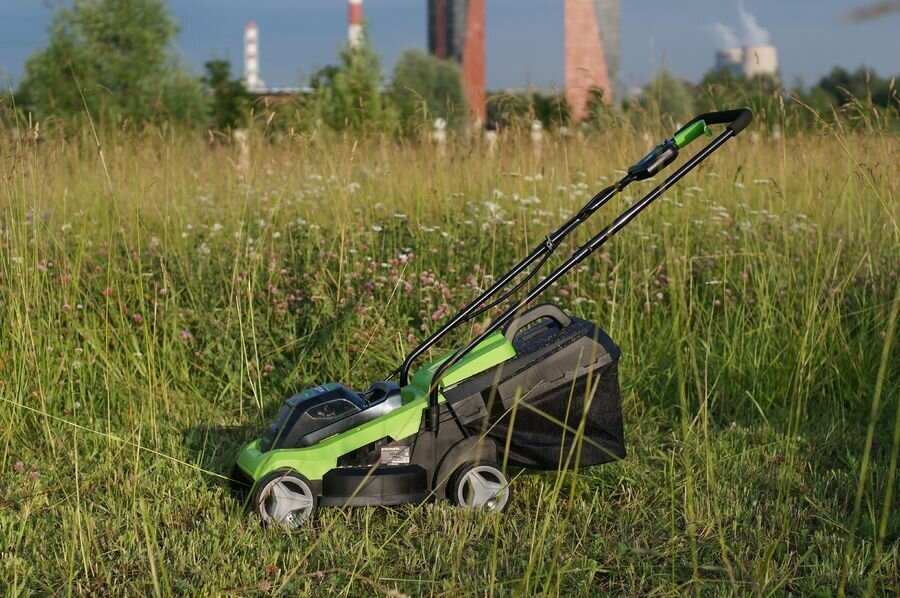 Аккумуляторная газонокосилка Greenworks G24LM32K2 2 А·ч с АКБ и ЗУ 33