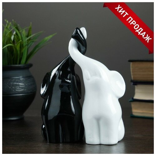 Фигура Пара слонов черный/белый, 7х12х16см