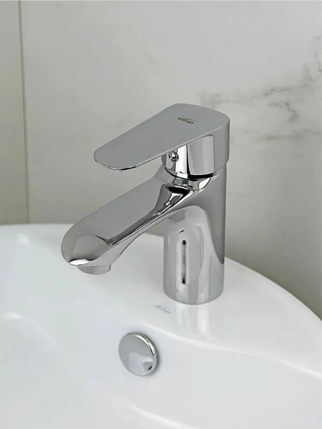 Смеситель для раковины (умывальника) латунный с литым изливом в ванную комнату V-4311 Хром - фотография № 3