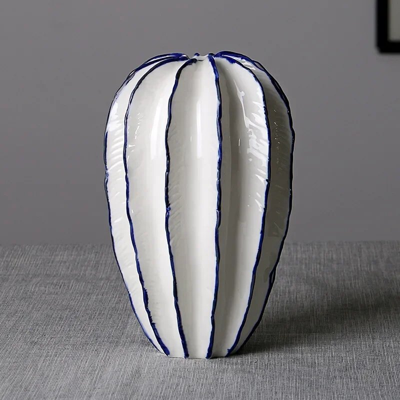 Синяя керамическая ваза 13 X 22cm