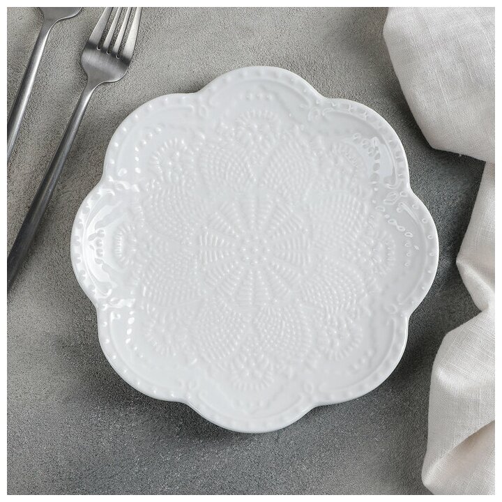 Тарелка обеденная Доляна "Сьюзен", d-20,5 см, цвет белый