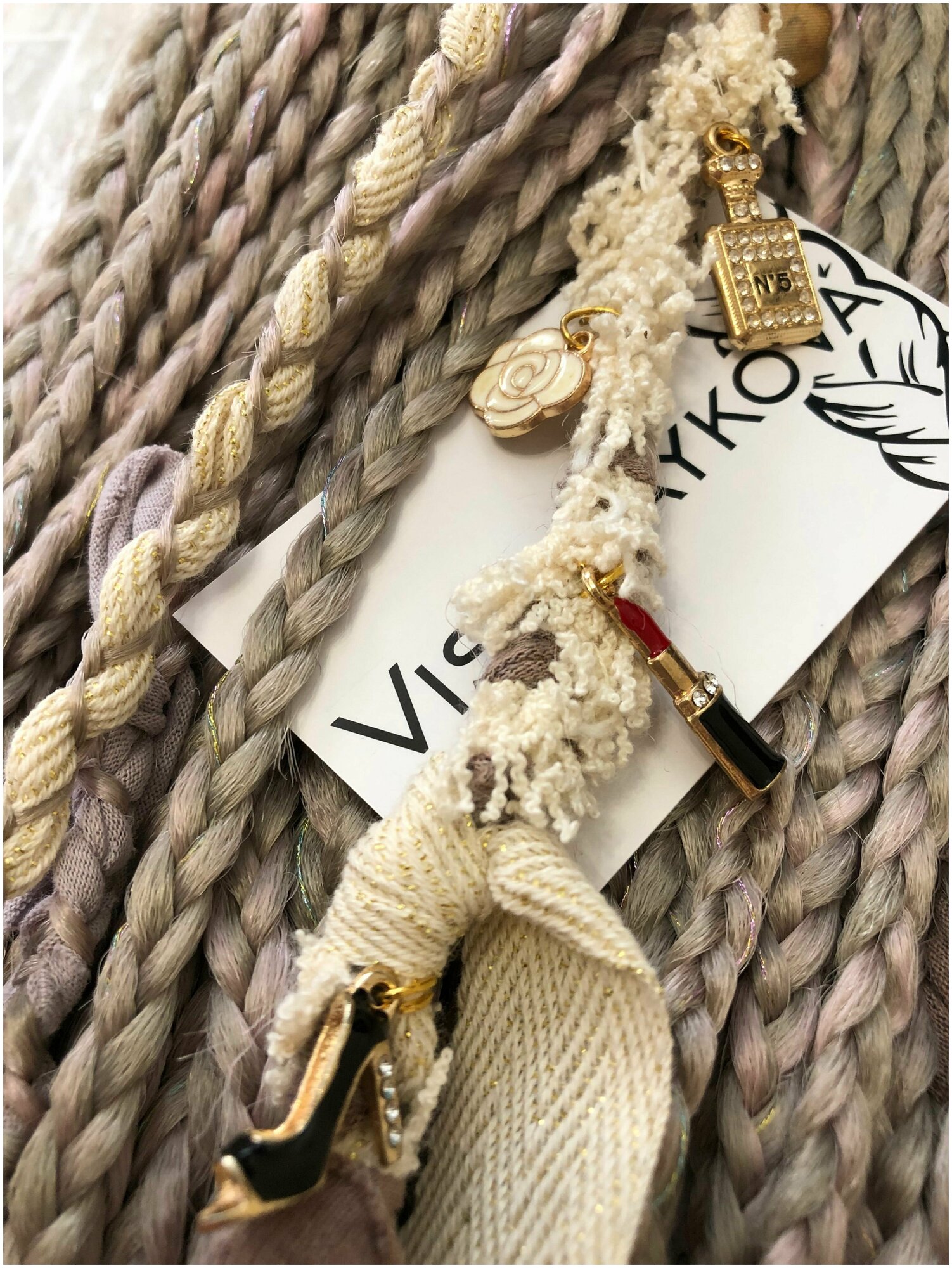 VISHNAYKOVA Ручной комплект кос в тематике CHANEL с аромашармом