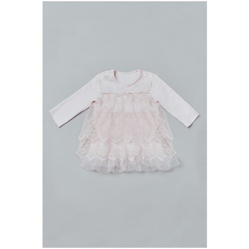 Кружевное розовое платье для девочки разнообразит гардероб вашей маленькой модницы. Модель свободного кроя с длинными рукавами. Изюминку платью придает воздушное кружево. Завершает изделие декор из мелких сияющих страз.<br>Прекрасный вариант для фотосессии и праздника.<br>LittleStar Литлстар