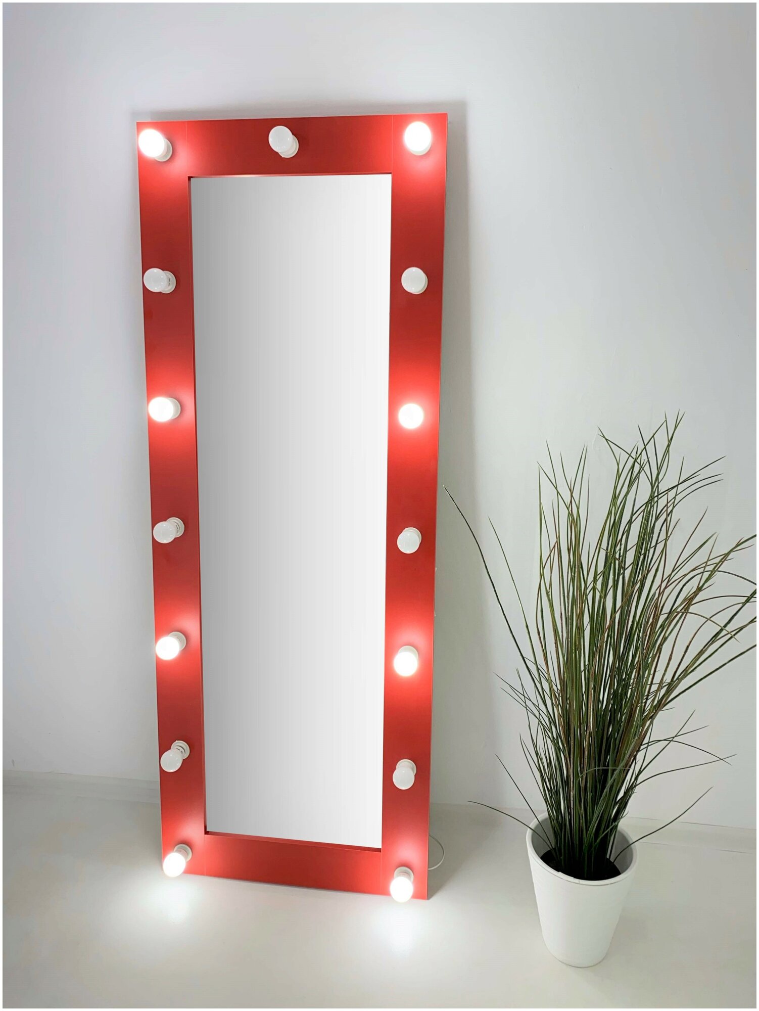 Гримерное зеркало с лампочками BeautyUp 160/60 цвет "Красный" - фотография № 2
