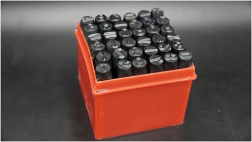 Изображение товара Штампы для тиснения на коже, каленые Латинский алфавит и цифры 8 мм