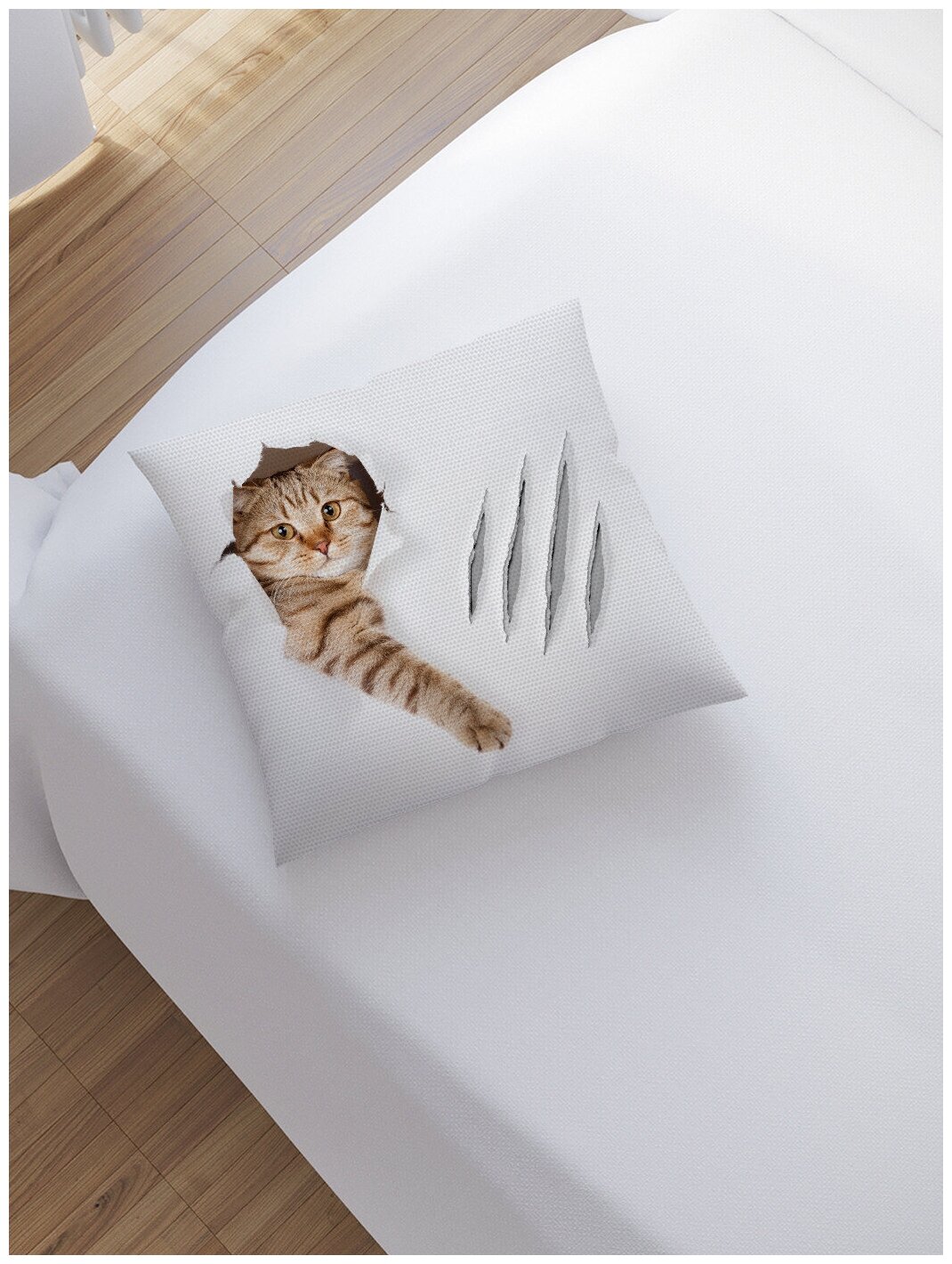 Наволочка декоративная JoyArty "Кот с царапиной" на молнии, 45x45 см - фото №2