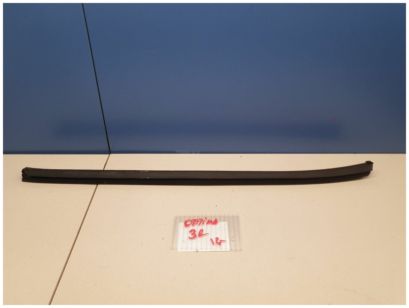 Накладка стекла задней правой двери для KIA Optima 2010-2015 832412T000
