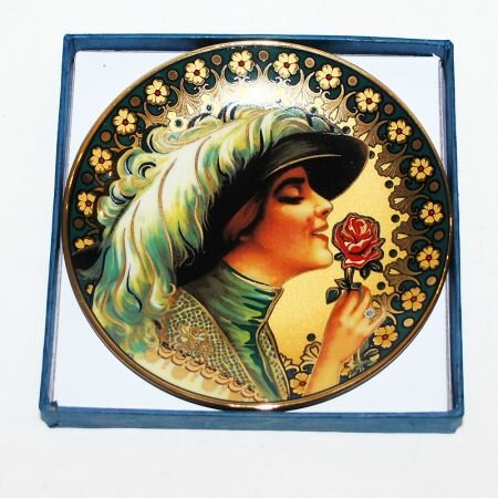 Тарелка декоративная мастерской А. Флоринского "Дама с розой"