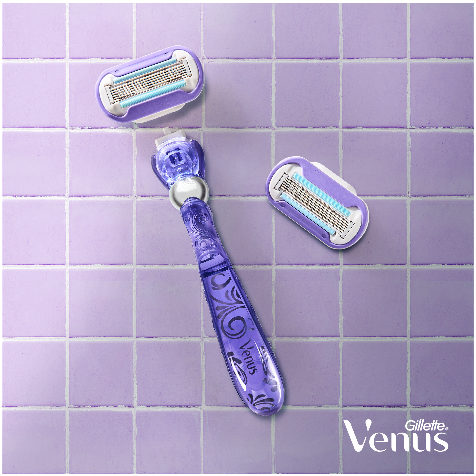 Venus Набор Swirl бритва + 2 сменные кассеты + косметичка, с 2 сменными лезвиями в комплекте