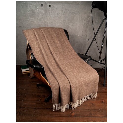 Плед с кистями из шерсти мериноса Classic 17-03 Avinamas (коричневый), 140х220