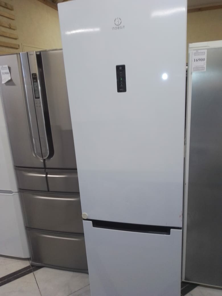 Холодильник Indesit DF 5200 W, белый