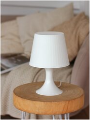 Настольный светильник-ночник с белым абажуром, Светильник прикроватный, Лампа настольная с абажуром